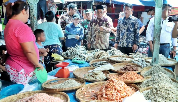 Jelang Nataru 2025-2026, Pemkab Simalungun Melaksanakan Operasi Sidak Pasar