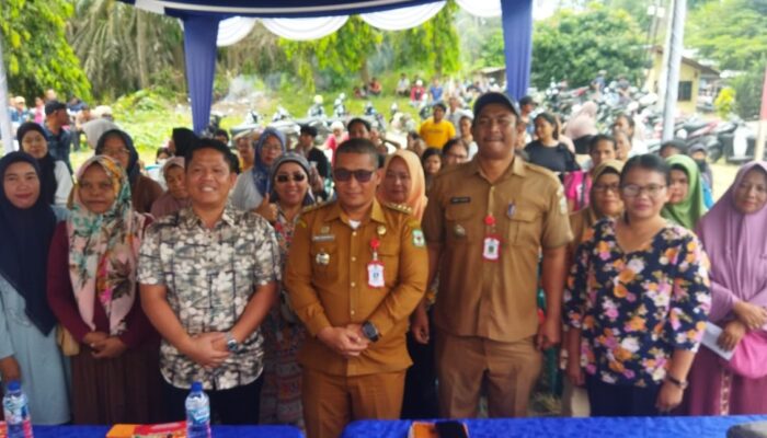 Alex Hendrik Damanik Terima Keluhan Warga Soal Harga Pupuk Subsidi Capai Rp150 Ribu per Sak