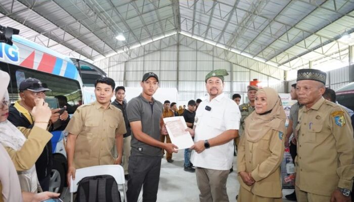 Bupati Baharuddin Tinjau Program BERLAYAR di Talawi, Pastikan Pelayanan Publik Lebih Dekat dan Optimal