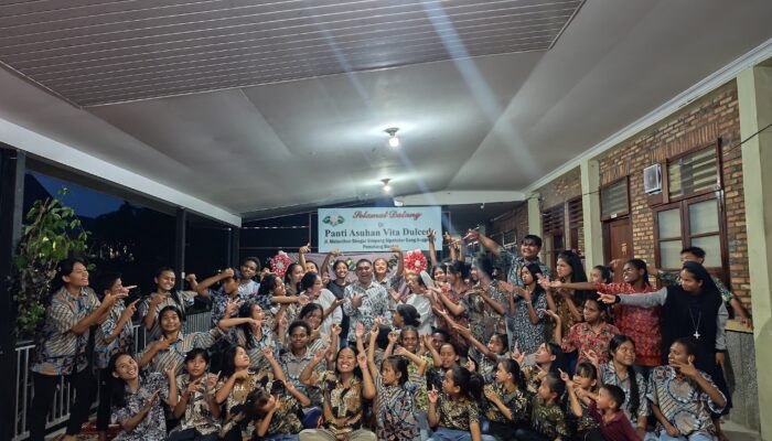 Di Tengah Keterbatasan, Influencer Disabilitas Reinhard Raji Manurung Rayakan Ulang Tahun ke-23 Bersama Anak Panti Asuhan