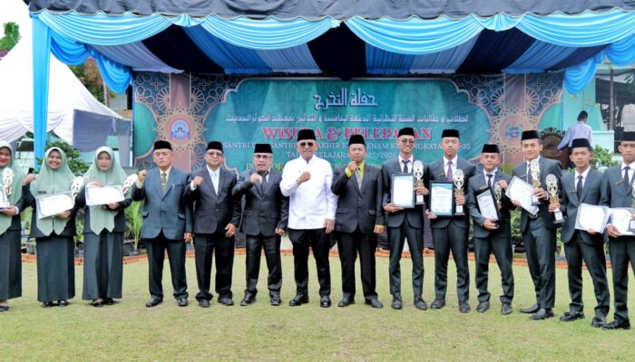Hadiri Wisuda Santri Ponpes Modern Al-Kautsar, Bupati Simalungun Dorong Lahirnya Generasi Masa Depan Cerdas Secara Intelektual