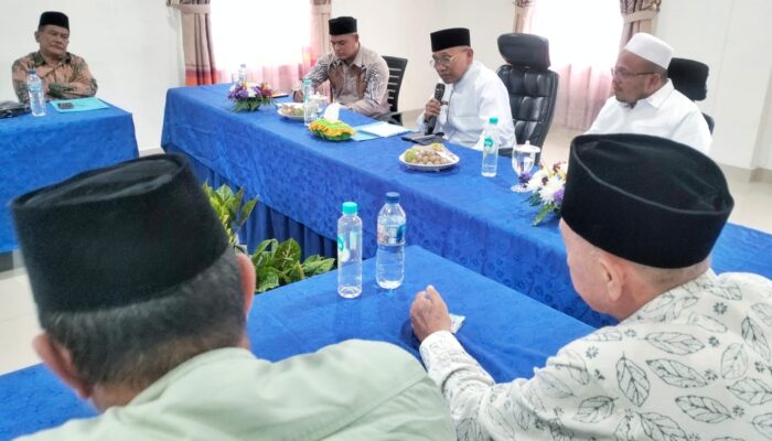 Bupati Simalungun Bahas Kemajuan Masjid Agung Al-Munawwaroh Bersama Pengurus