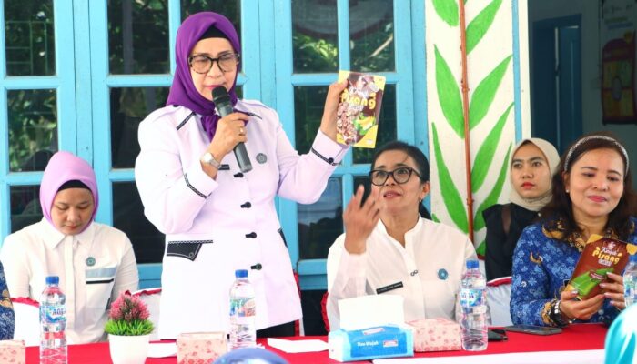 Ketua TP PKK Simalungun Dorong Kader UP2K Karang Anyar Ciptakan Produk Bernilai Ekonomi