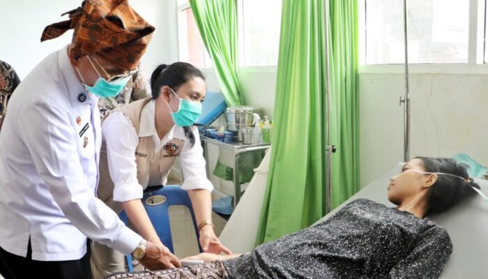 Peduli Terhadap Kesehatan Masyarakat: Bupati Simalungun Evakuasi Tisa Nurzila ke RSUD Perdagangan