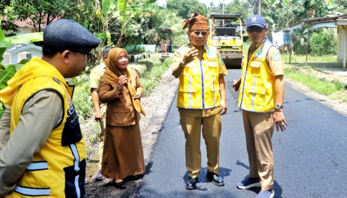 Bupati Simalungun Tinjau Pengaspalan Ruas di Kecamatan Gunung Maligas, Pastikan Infrastruktur Berkualitas