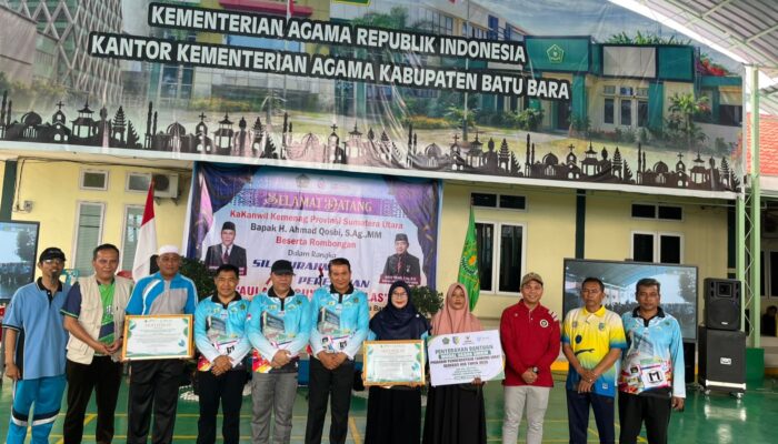 Kanwil Kemenag Sumut Serahkan Penghargaan Kemenag dan Baznas Batu Bara