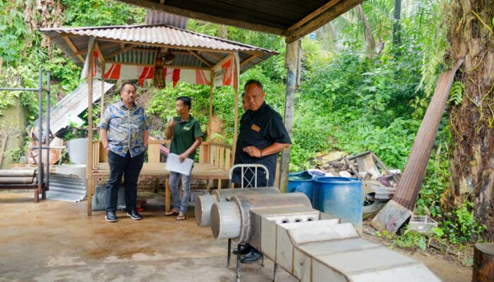 Bupati Batu Bara Tinjau Pengolahan Sampah Plastik Menjadi Bahan Bakar Alternatif di Labuhanbatu