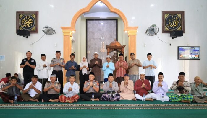 Kapolres Batu Bara Gelar Jumat Keliling, Pererat Silaturahmi dan Sampaikan Pesan Kamtibmas