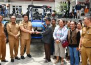 Dukung Swasembada Bawang Putih, Pemkab Samosir Salurkan Alsintan ke Kelompok Tani