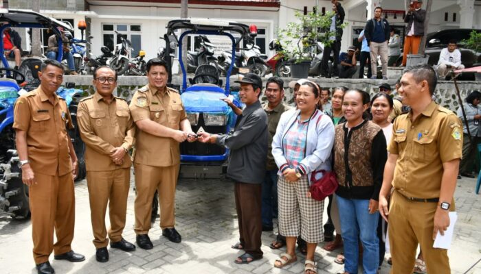 Dukung Swasembada Bawang Putih, Pemkab Samosir Salurkan Alsintan ke Kelompok Tani
